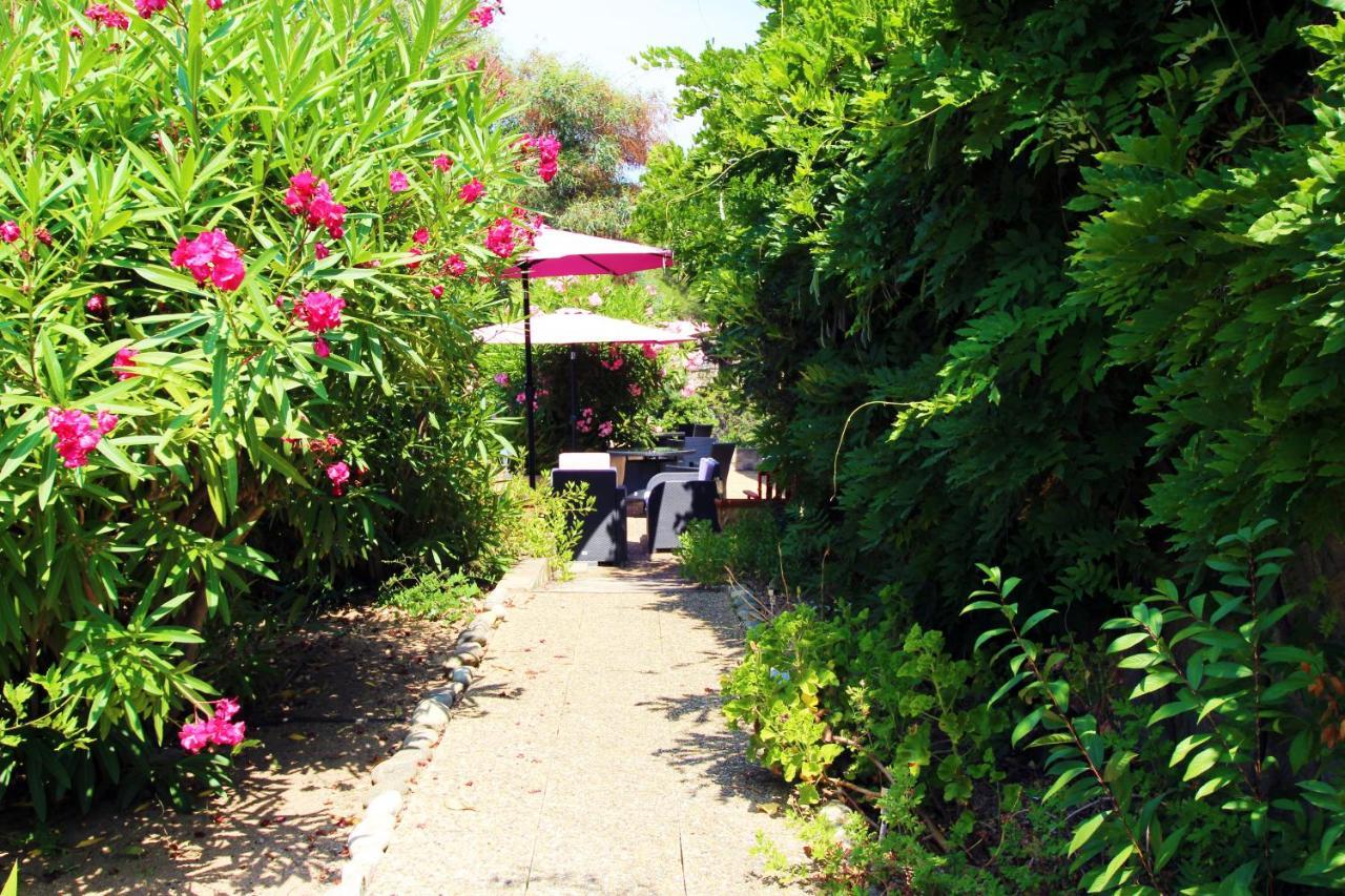 Villa Ghiatone Pietrosella エクステリア 写真